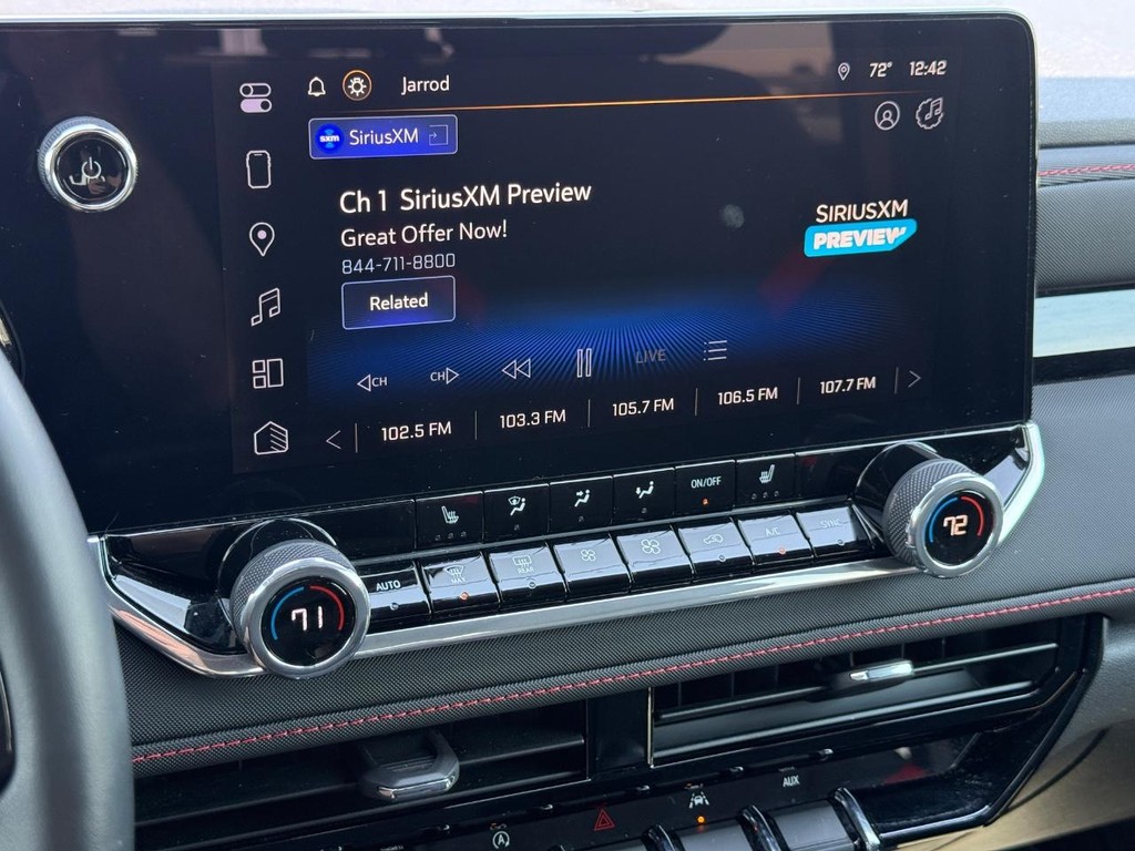 Chevrolet Colorado Vehicle Full-screen Gallery Image 16