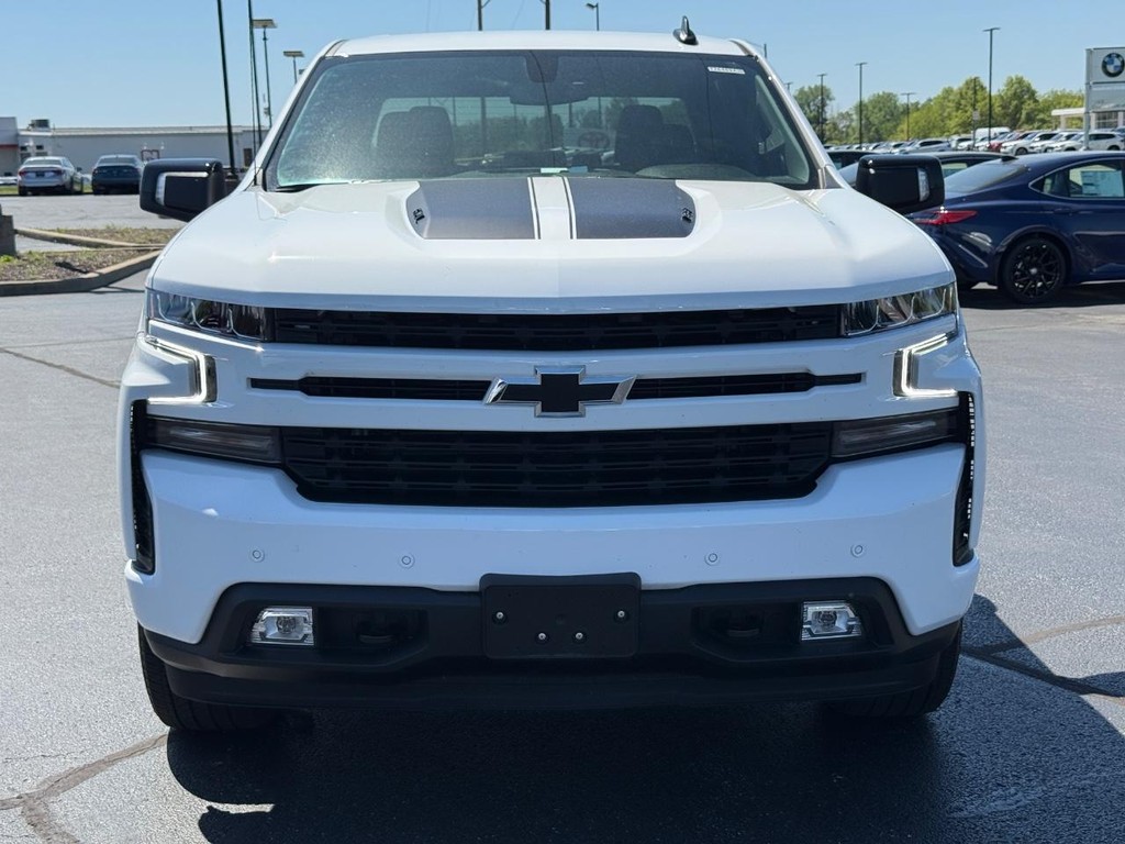 Chevrolet Silverado 1500 LTD Vehicle Full-screen Gallery Image 09