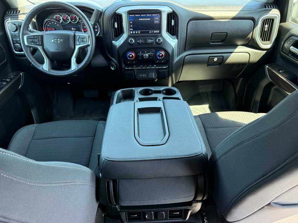 Chevrolet Silverado 1500 LTD Vehicle Full-screen Gallery Image 11