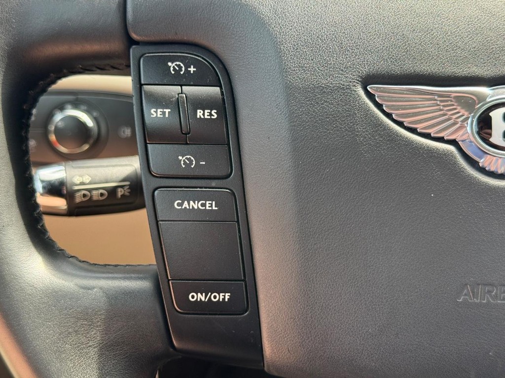 Bentley Continental Vehicle Full-screen Gallery Image 13