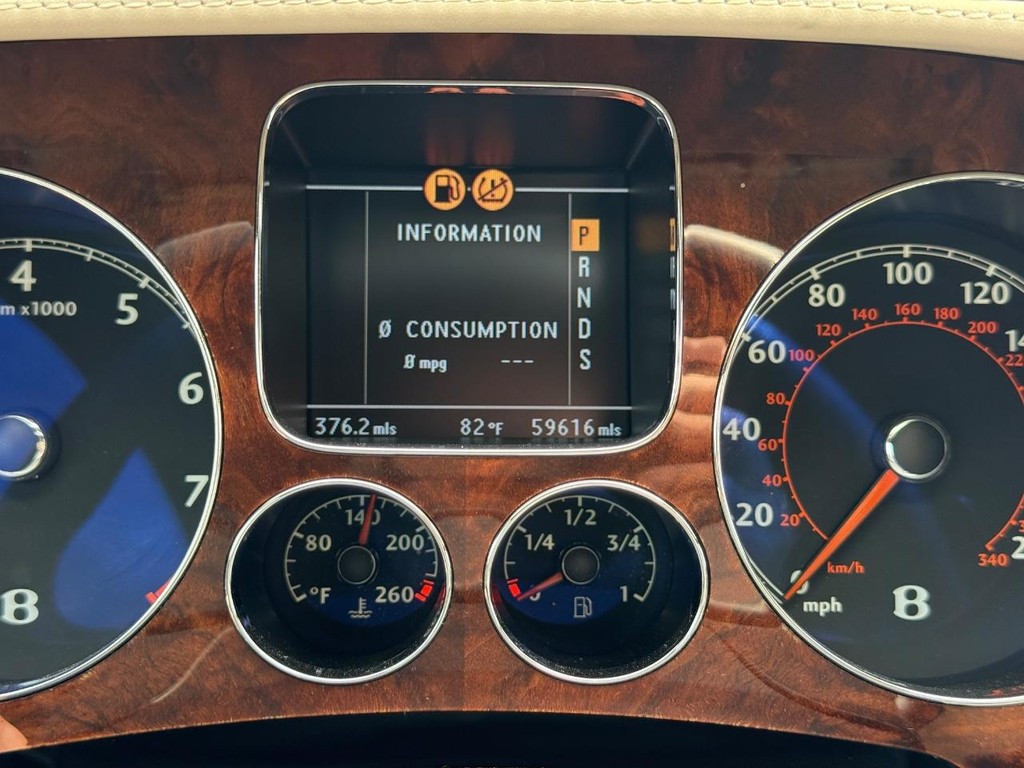 Bentley Continental Vehicle Full-screen Gallery Image 21