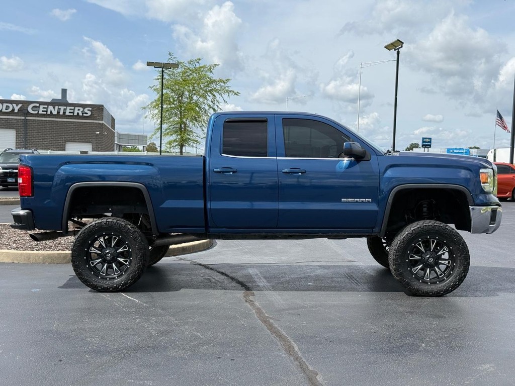 GMC Sierra 1500 Vehicle Full-screen Gallery Image 02