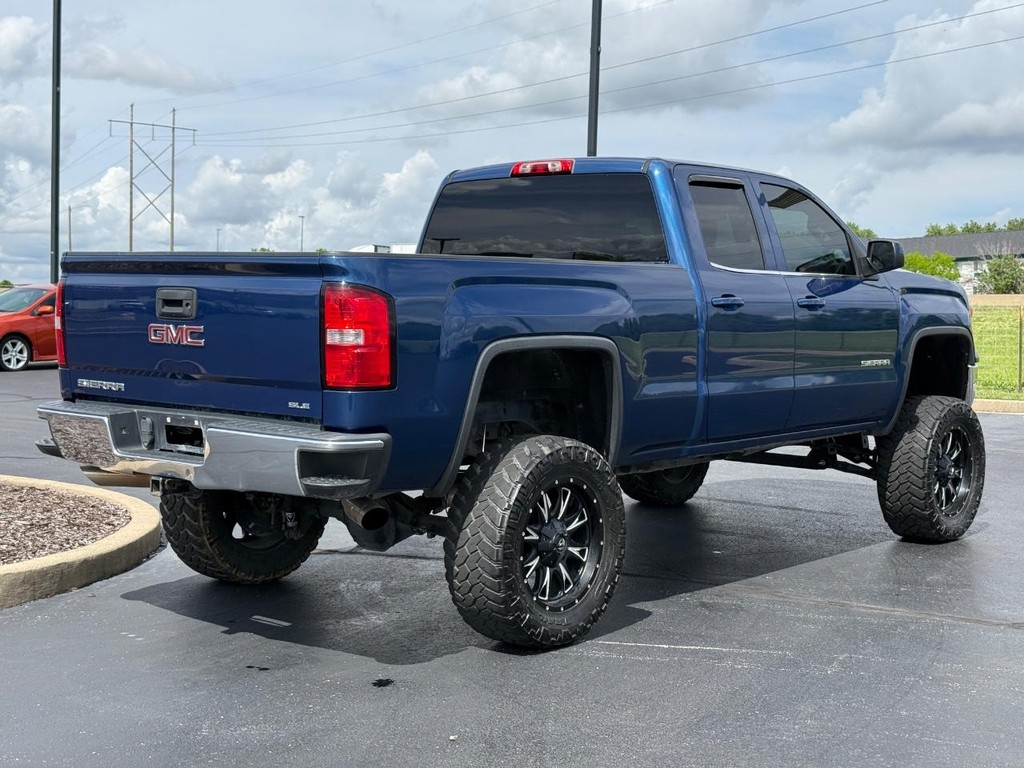 GMC Sierra 1500 Vehicle Full-screen Gallery Image 03