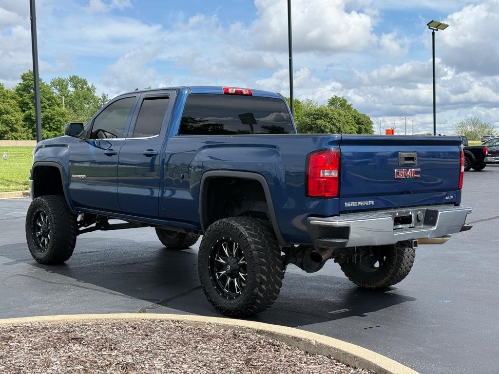GMC Sierra 1500 Vehicle Full-screen Gallery Image 05