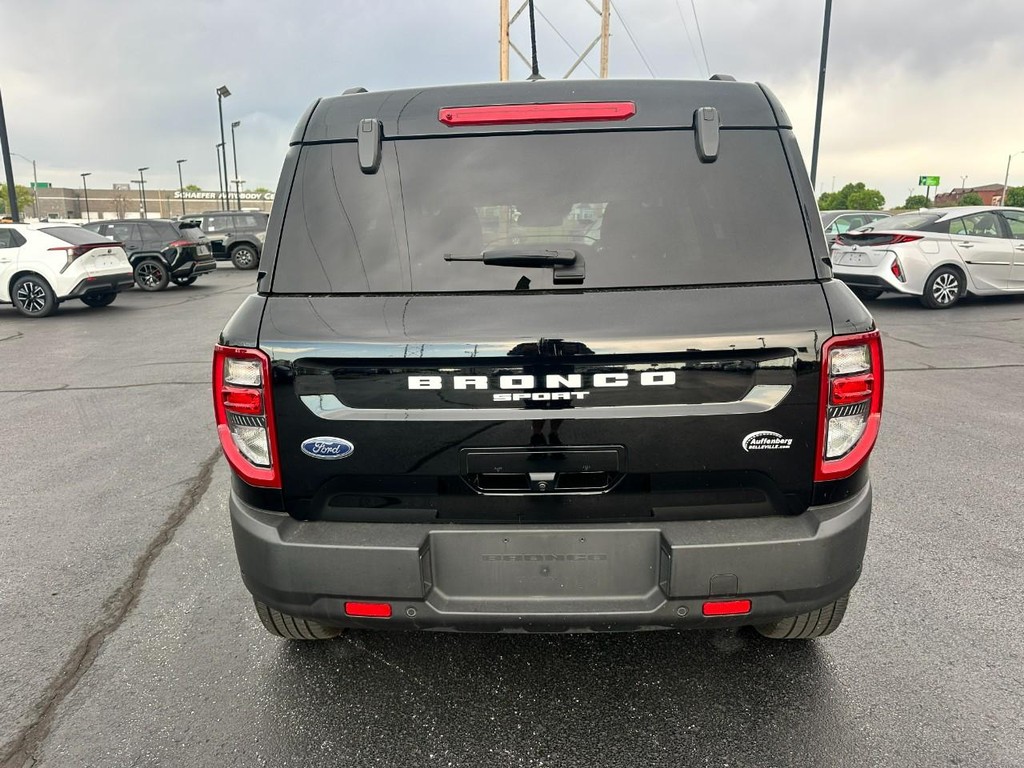 Ford Bronco Sport Vehicle Full-screen Gallery Image 04