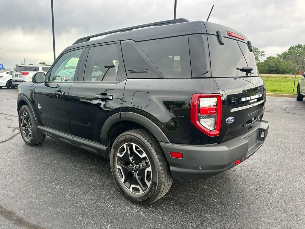 Ford Bronco Sport Vehicle Full-screen Gallery Image 06