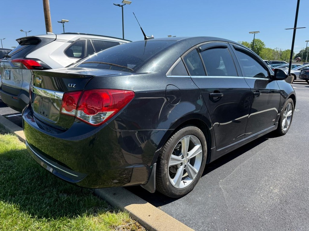 Chevrolet Cruze Vehicle Full-screen Gallery Image 02