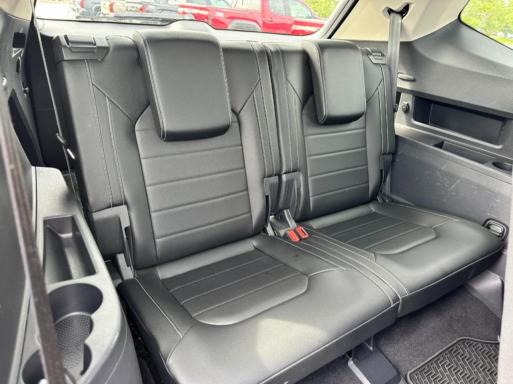 Volkswagen Atlas Vehicle Full-screen Gallery Image 11