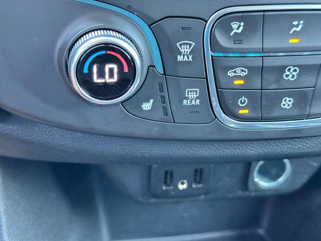 Chevrolet Traverse Vehicle Full-screen Gallery Image 24