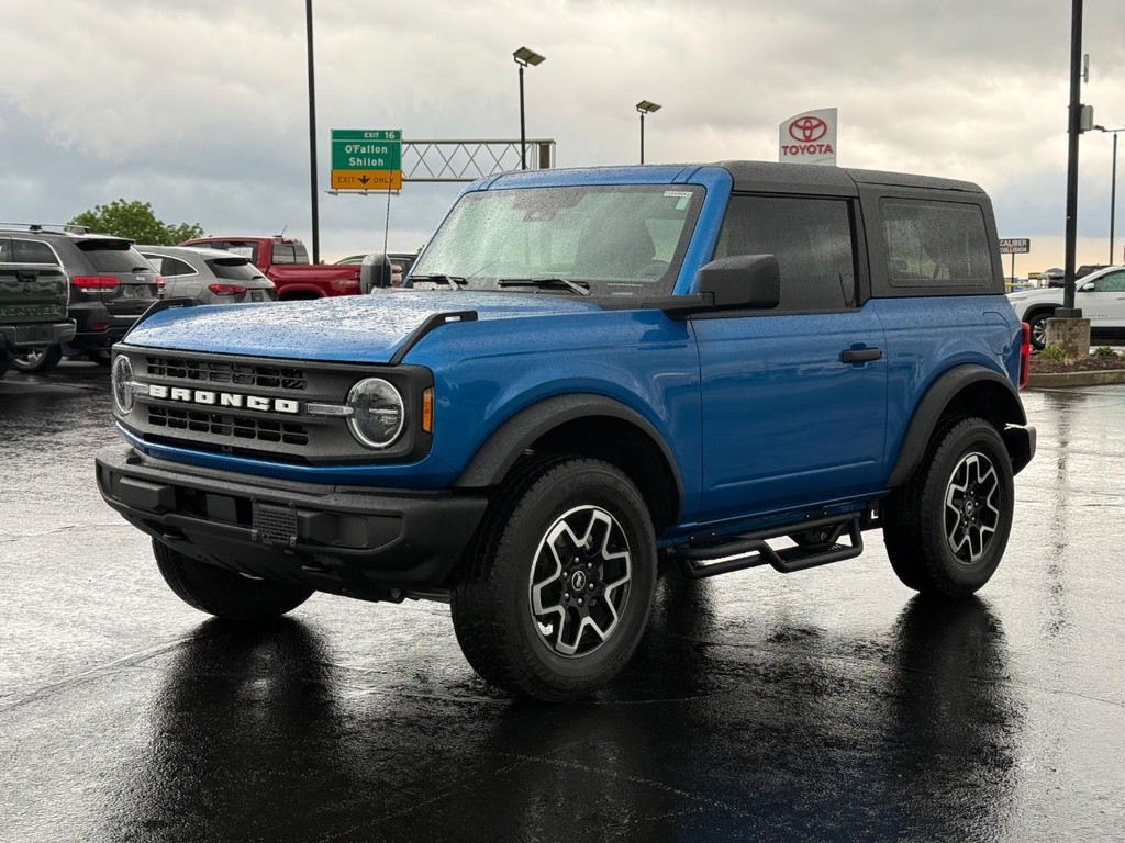 Ford Bronco Vehicle Full-screen Gallery Image 08