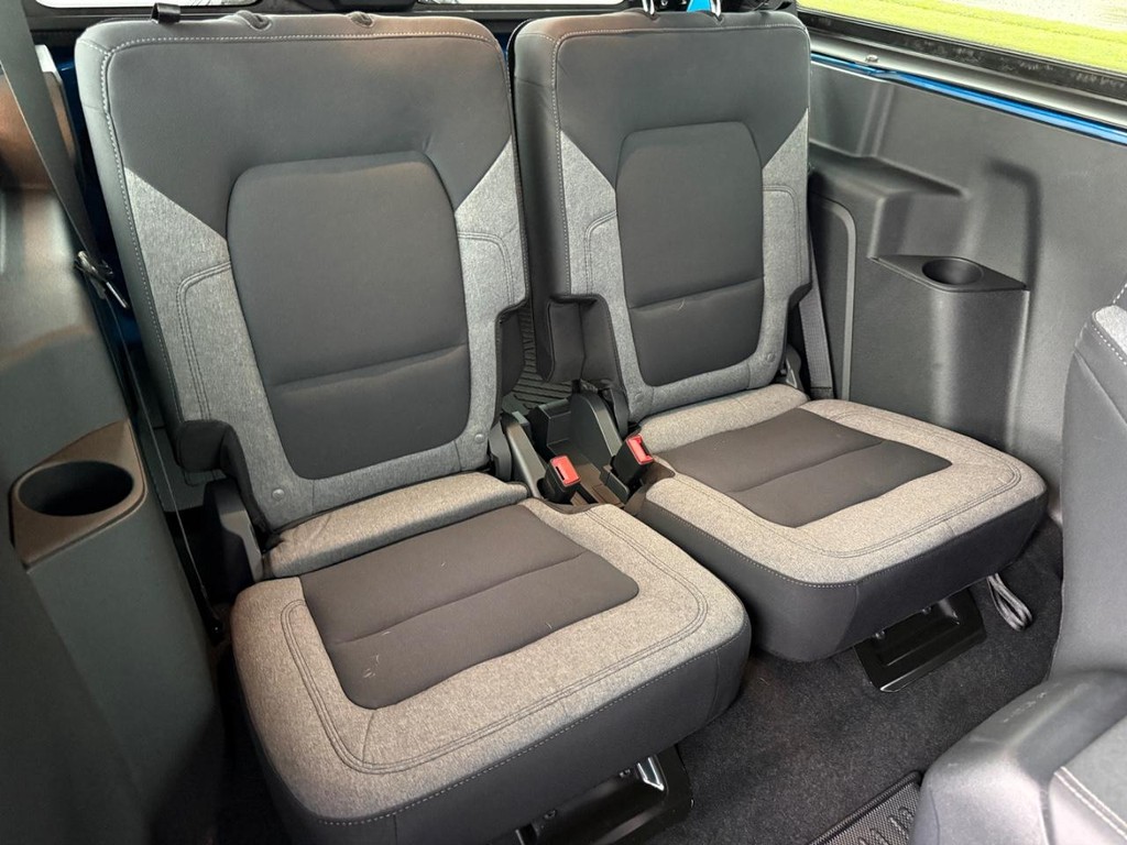 Ford Bronco Vehicle Full-screen Gallery Image 10