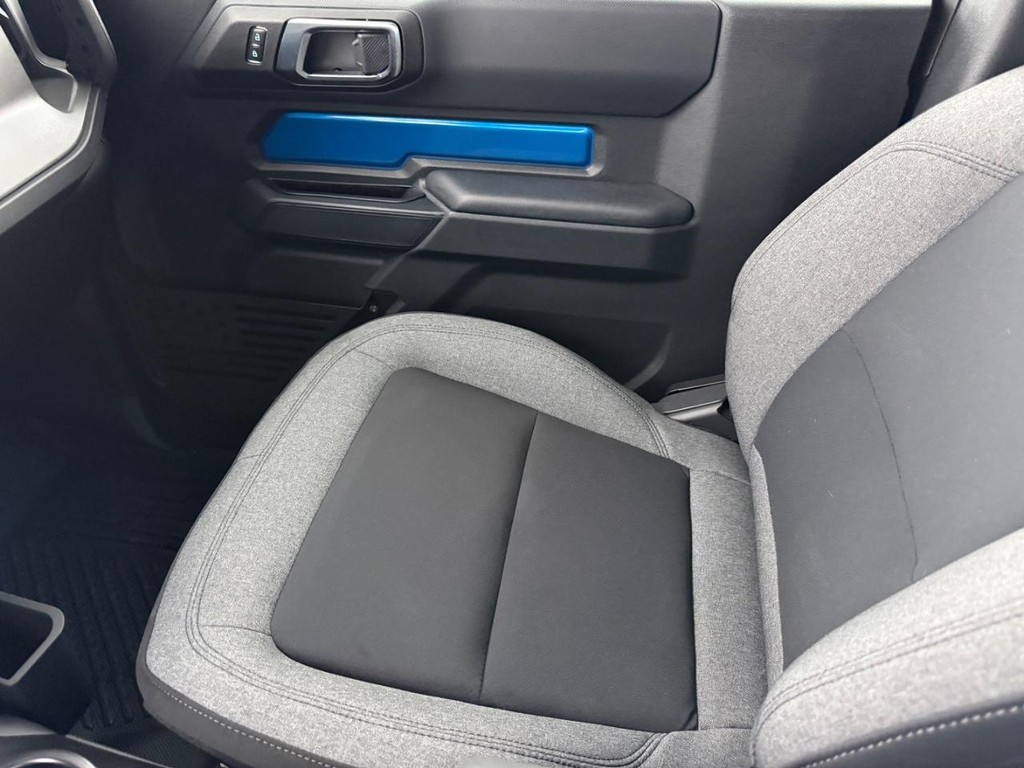 Ford Bronco Vehicle Full-screen Gallery Image 20