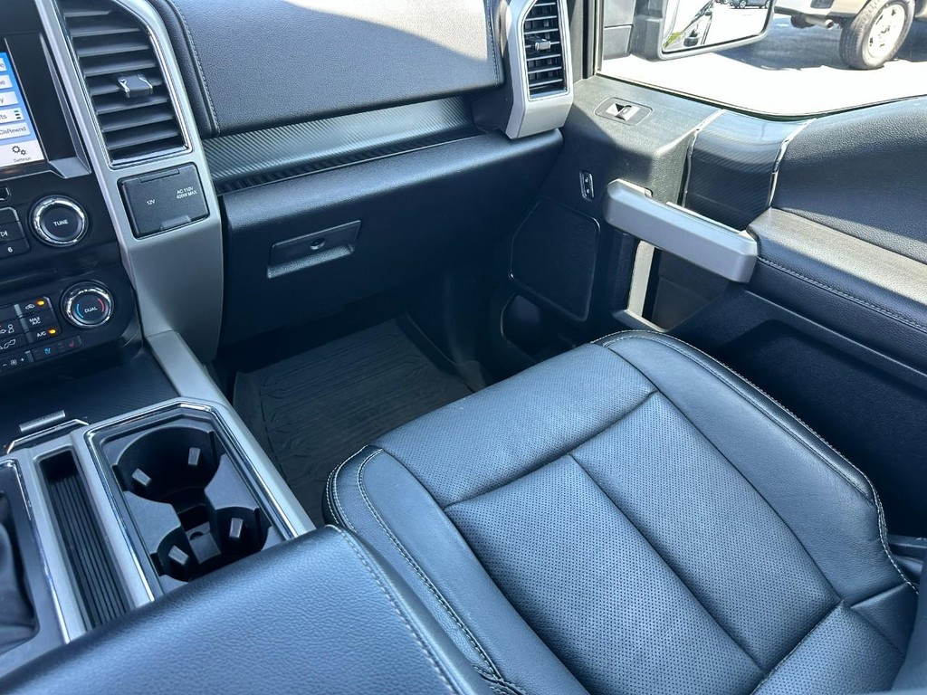 Ford F-150 Vehicle Full-screen Gallery Image 15