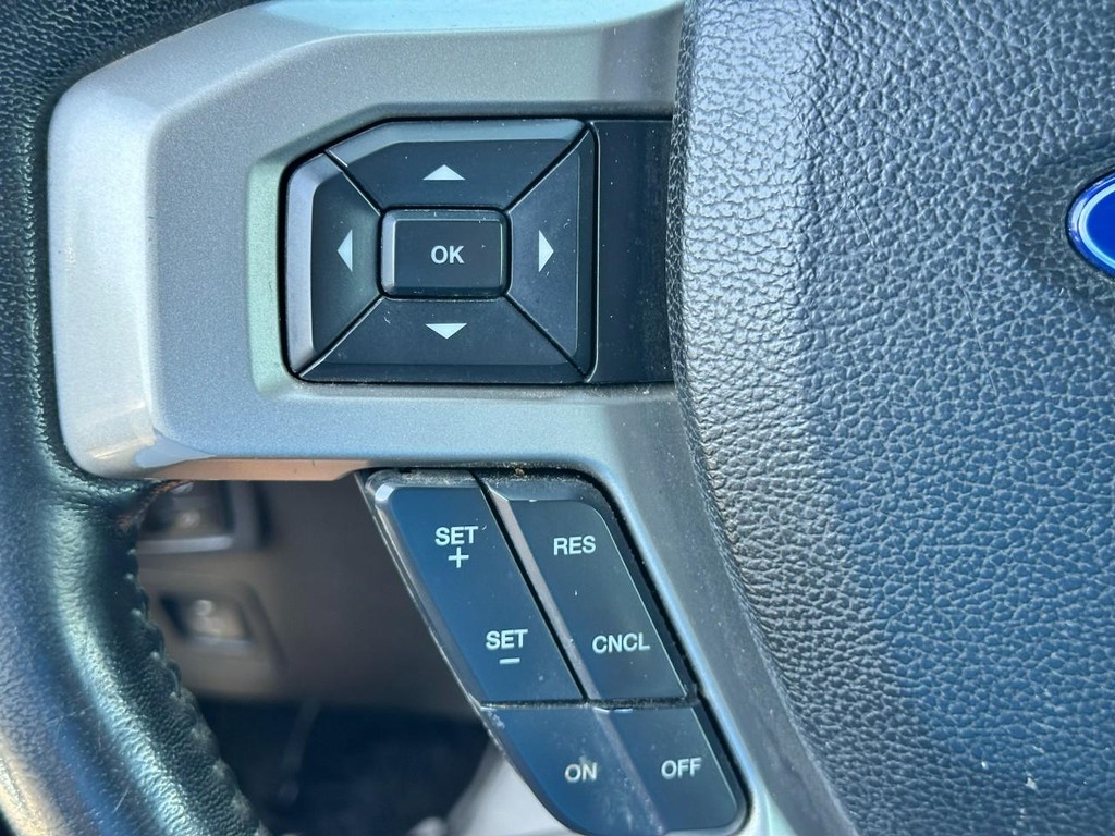 Ford F-150 Vehicle Full-screen Gallery Image 19