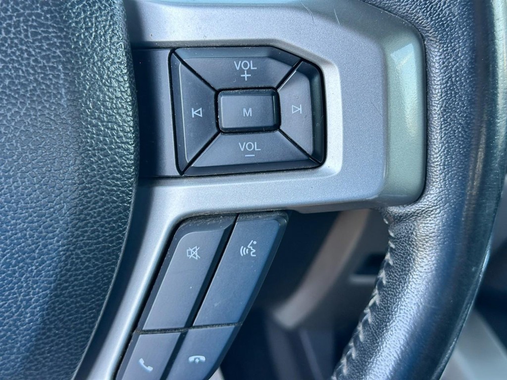 Ford F-150 Vehicle Full-screen Gallery Image 20