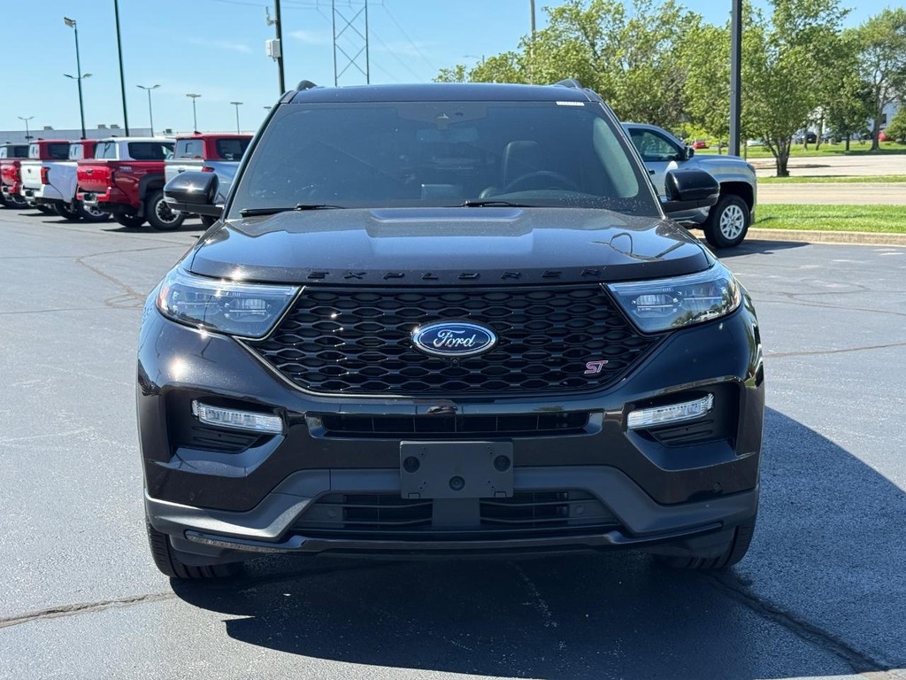 Ford Explorer Vehicle Full-screen Gallery Image 09