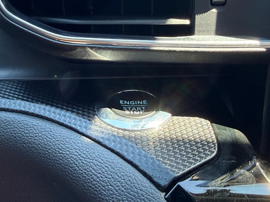 Ford Explorer Vehicle Full-screen Gallery Image 19