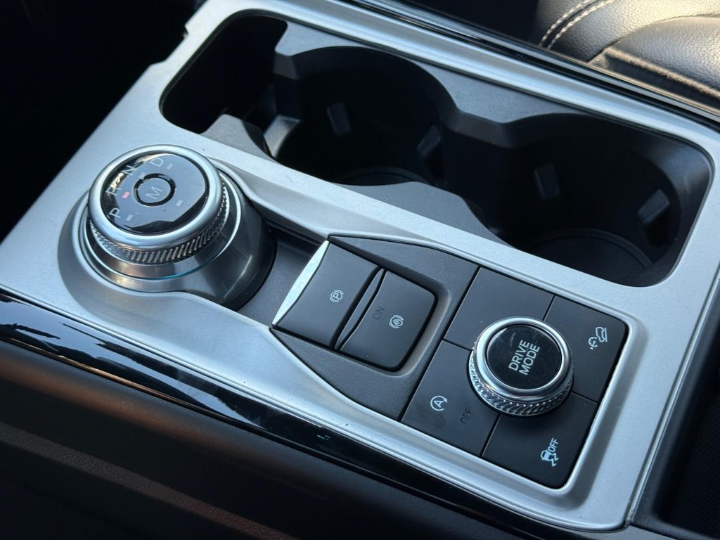 Ford Explorer Vehicle Full-screen Gallery Image 23