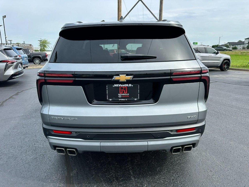 Chevrolet Traverse Vehicle Full-screen Gallery Image 04