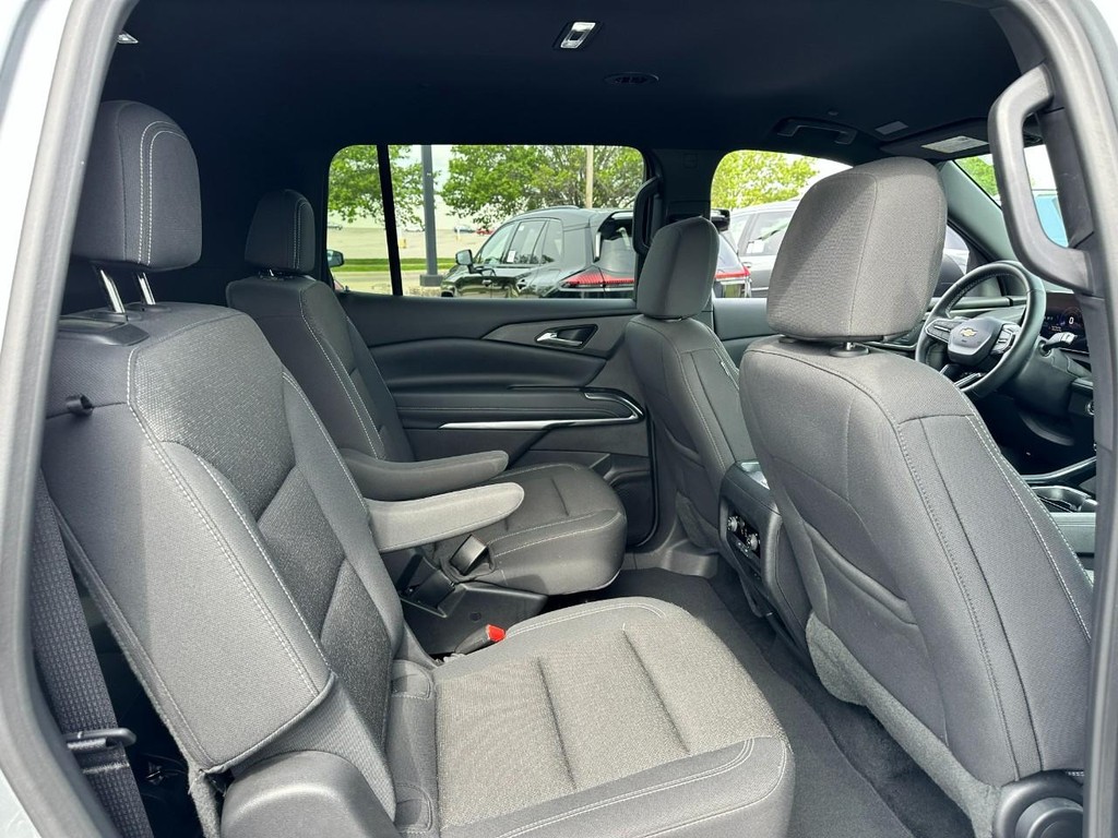 Chevrolet Traverse Vehicle Full-screen Gallery Image 10
