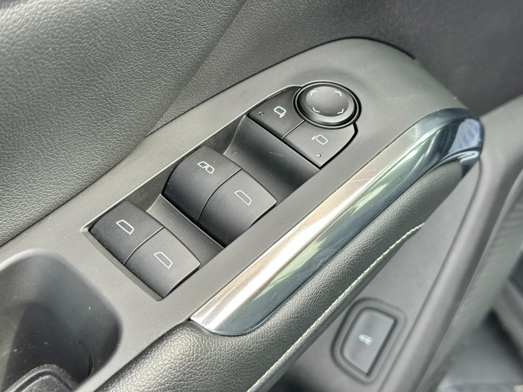 Chevrolet Traverse Vehicle Full-screen Gallery Image 17