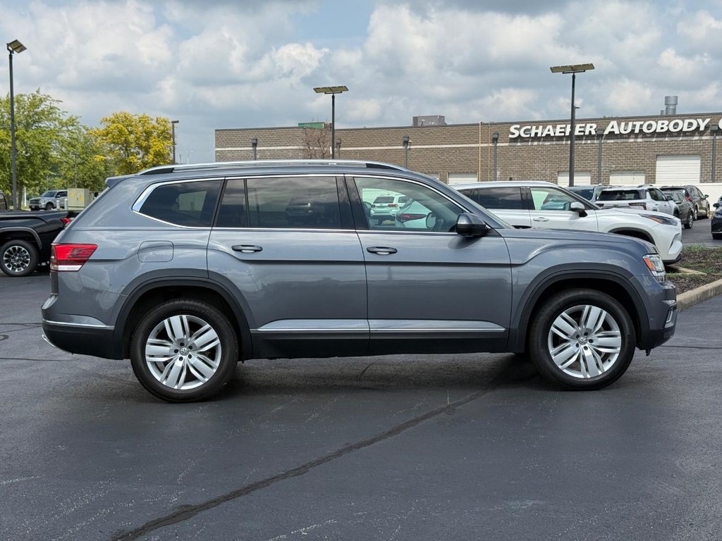 Volkswagen Atlas Vehicle Full-screen Gallery Image 02
