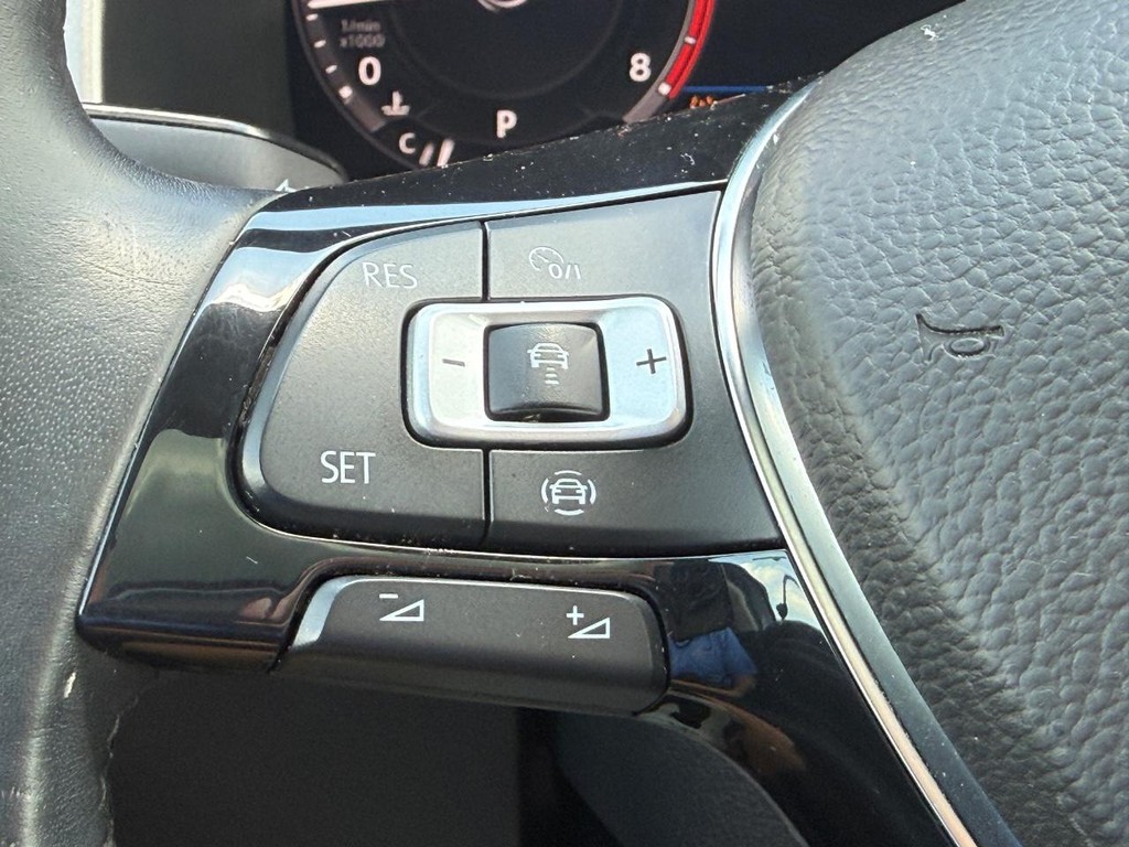 Volkswagen Atlas Vehicle Full-screen Gallery Image 15