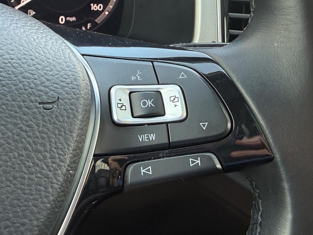 Volkswagen Atlas Vehicle Full-screen Gallery Image 16