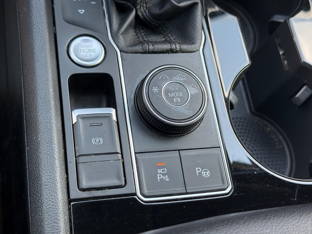Volkswagen Atlas Vehicle Full-screen Gallery Image 21