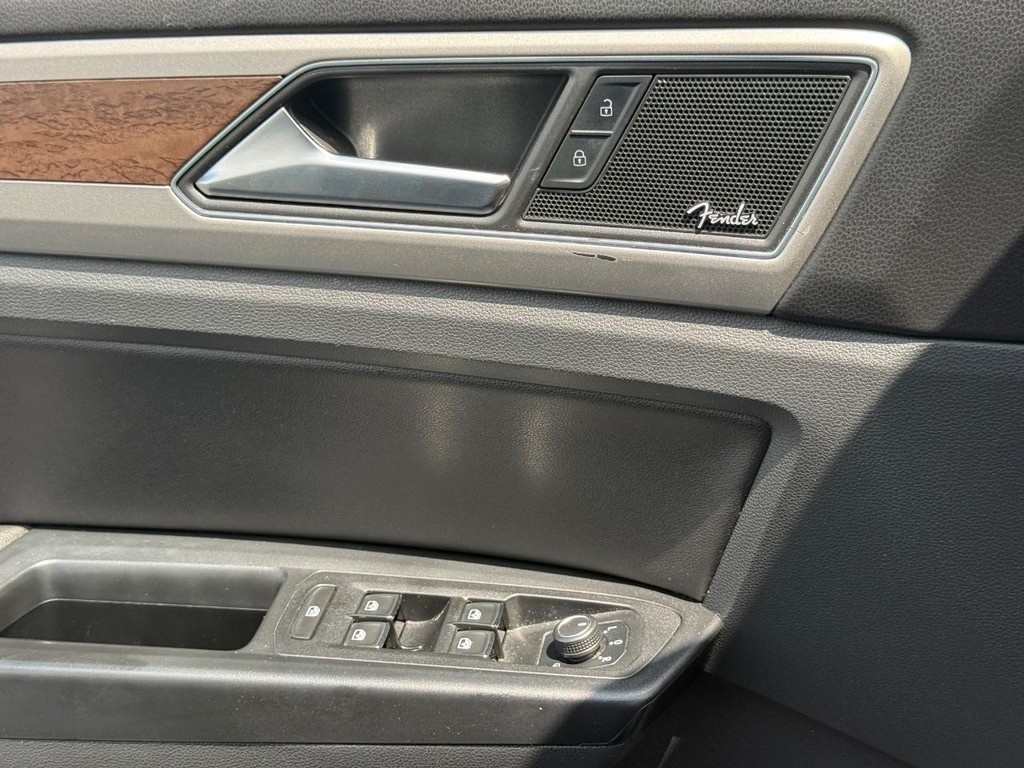 Volkswagen Atlas Vehicle Full-screen Gallery Image 25