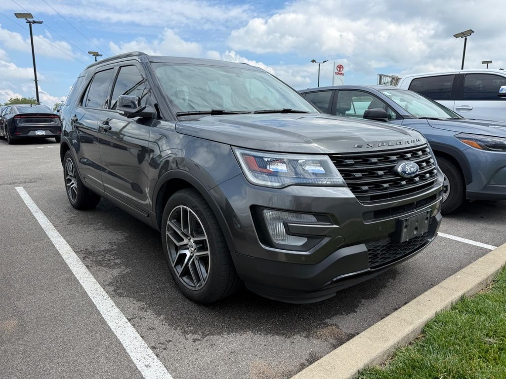 Ford Explorer Vehicle Full-screen Gallery Image 04