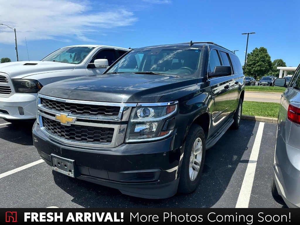 Chevrolet Suburban Vehicle Full-screen Gallery Image 01