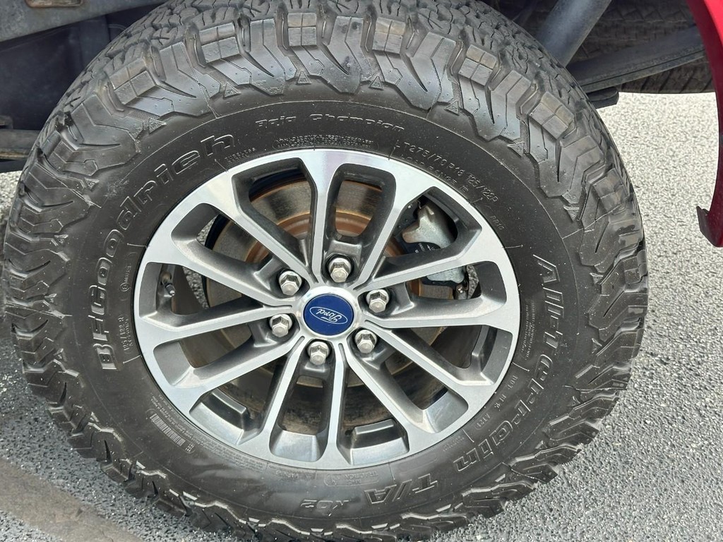 Ford F-150 Vehicle Full-screen Gallery Image 07
