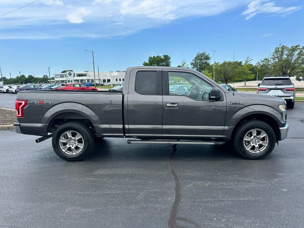 Ford F-150 Vehicle Full-screen Gallery Image 02