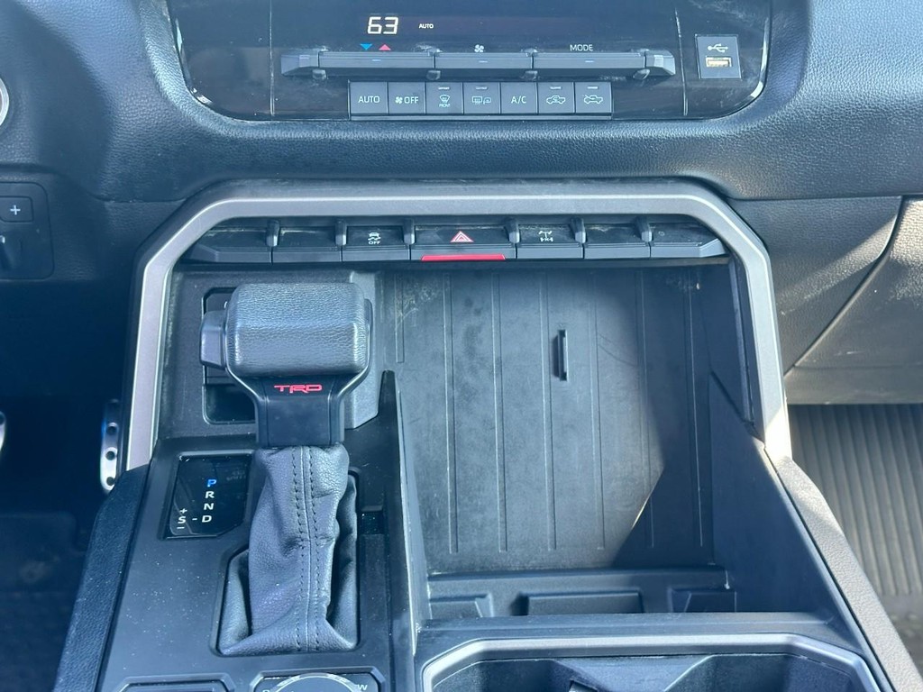 Toyota Tundra 4WD Vehicle Full-screen Gallery Image 14