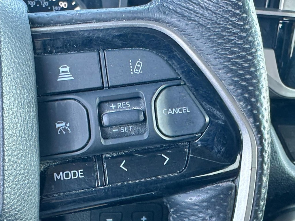 Toyota Tundra 4WD Vehicle Full-screen Gallery Image 19
