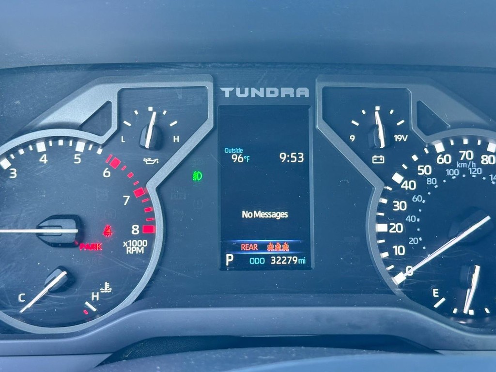 Toyota Tundra 4WD Vehicle Full-screen Gallery Image 20