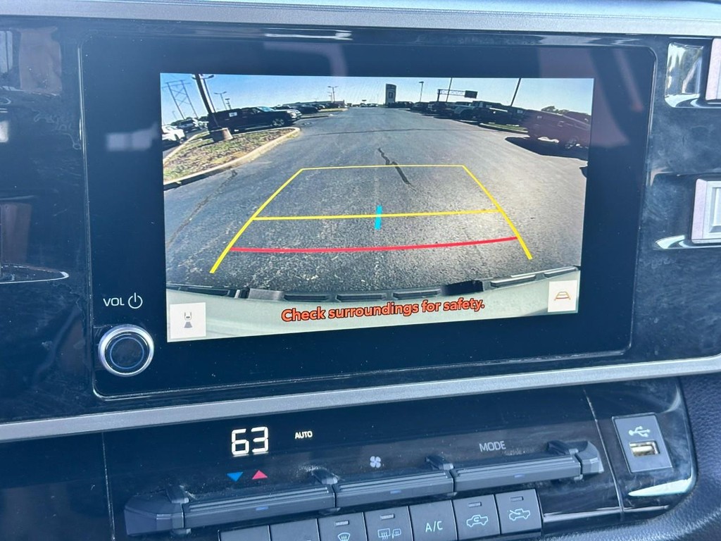 Toyota Tundra 4WD Vehicle Full-screen Gallery Image 21