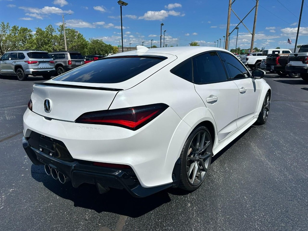 Acura Integra Vehicle Full-screen Gallery Image 03