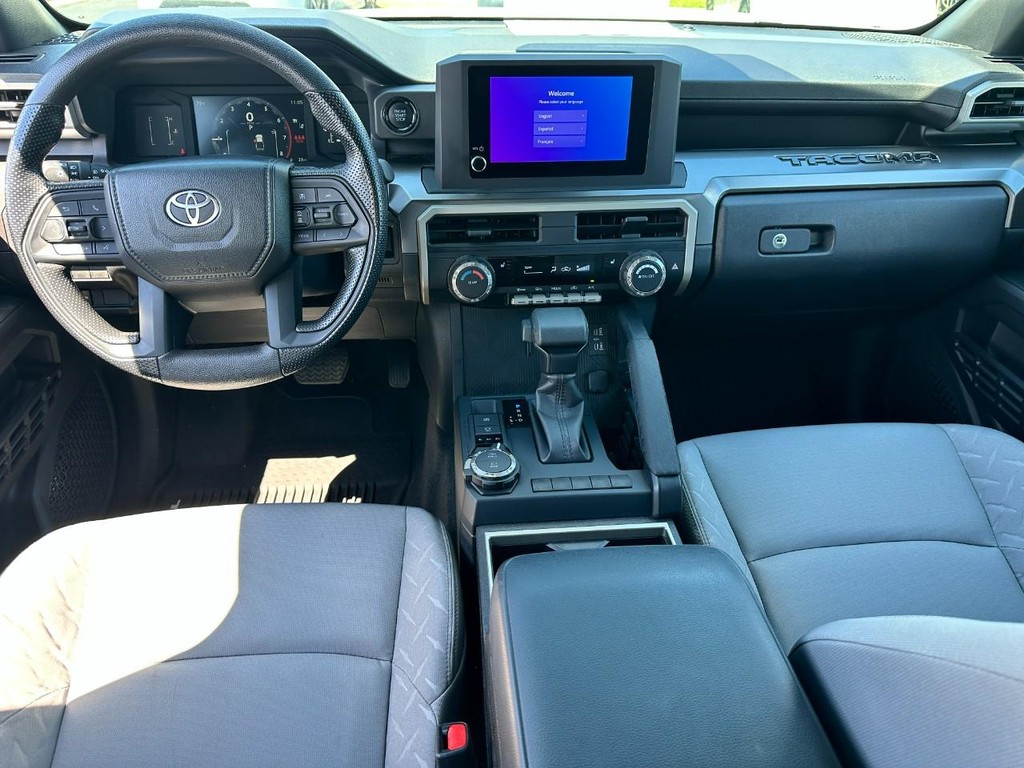 Toyota Tacoma 4WD Vehicle Full-screen Gallery Image 03