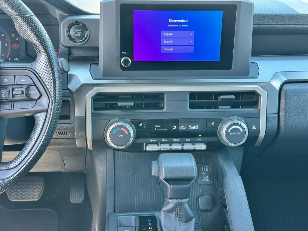 Toyota Tacoma 4WD Vehicle Full-screen Gallery Image 13