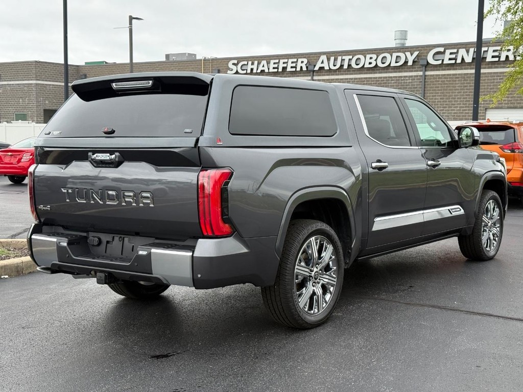 Toyota Tundra 4WD Vehicle Full-screen Gallery Image 04