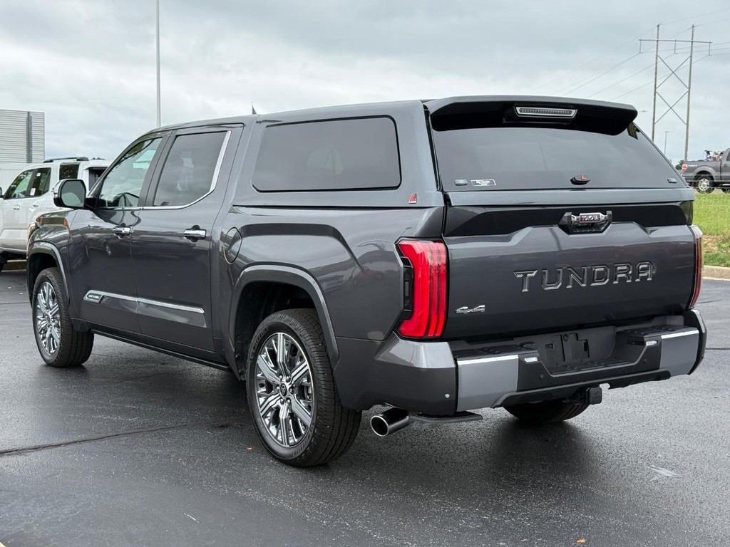Toyota Tundra 4WD Vehicle Full-screen Gallery Image 06