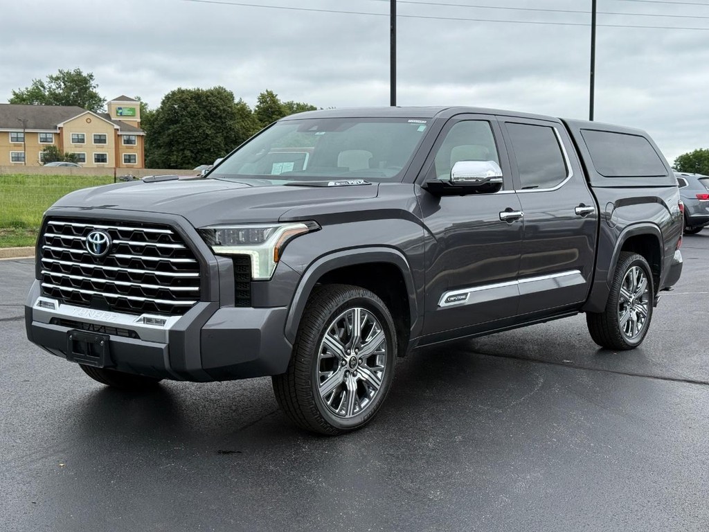 Toyota Tundra 4WD Vehicle Full-screen Gallery Image 09