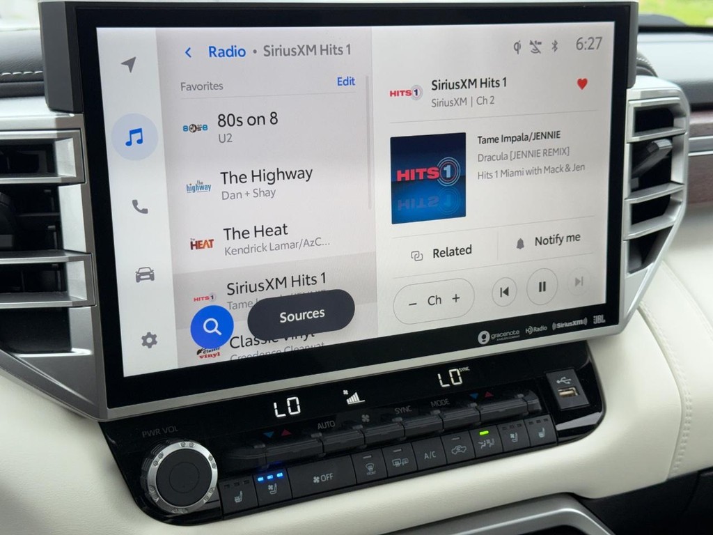 Toyota Tundra 4WD Vehicle Full-screen Gallery Image 18