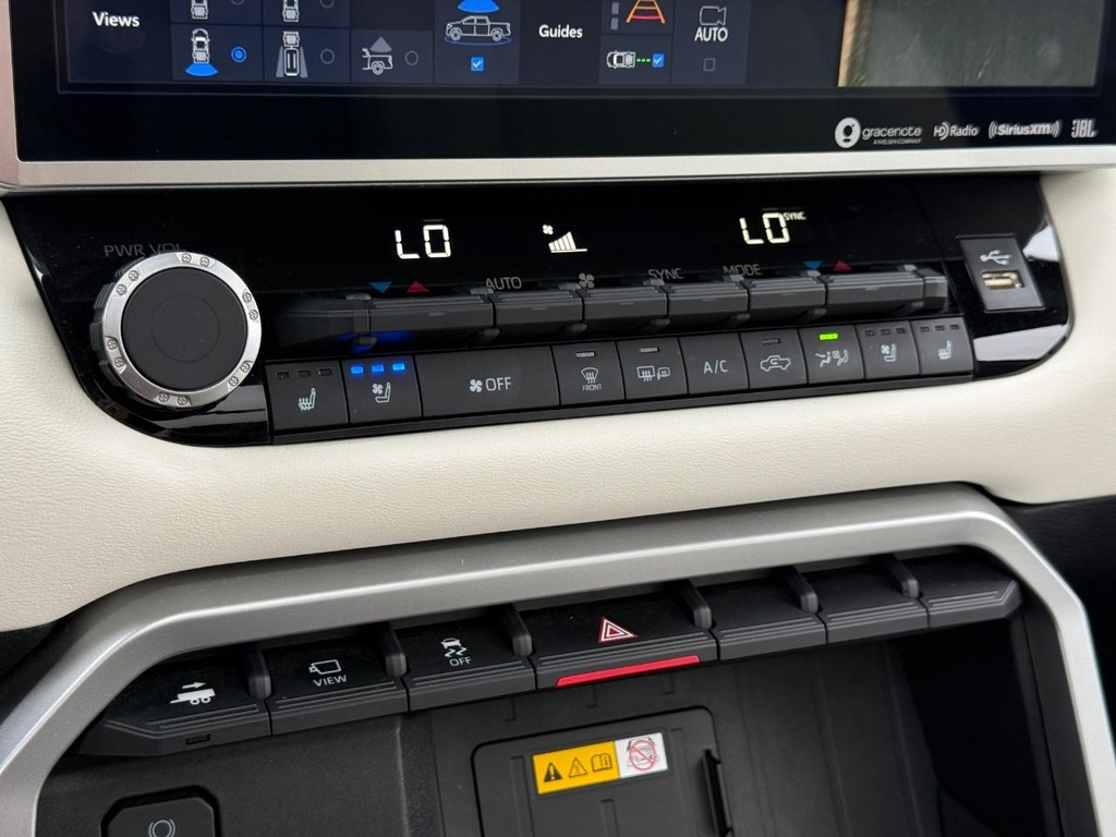 Toyota Tundra 4WD Vehicle Full-screen Gallery Image 20