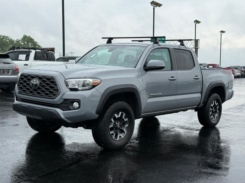 Toyota Tacoma 4WD Vehicle Full-screen Gallery Image 09