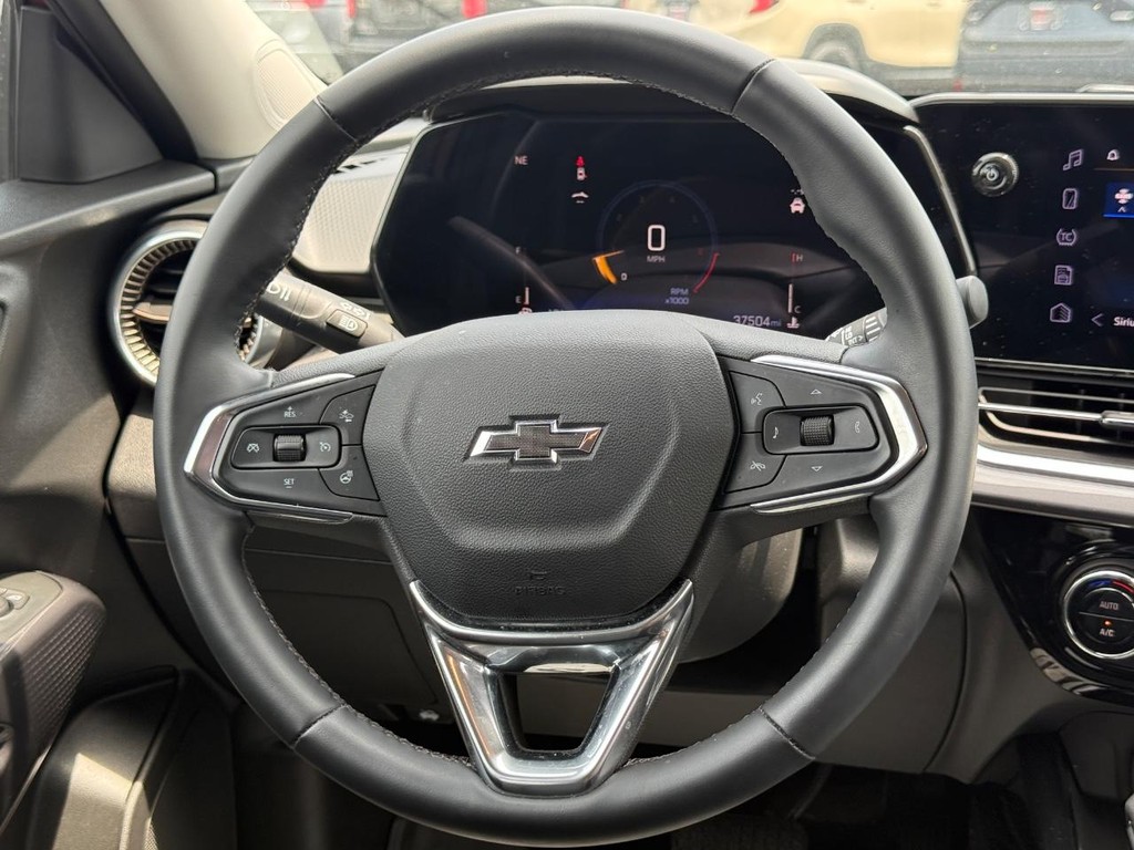 Chevrolet Trax Vehicle Full-screen Gallery Image 13