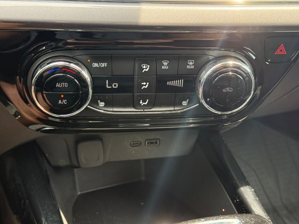 Chevrolet Trax Vehicle Full-screen Gallery Image 18