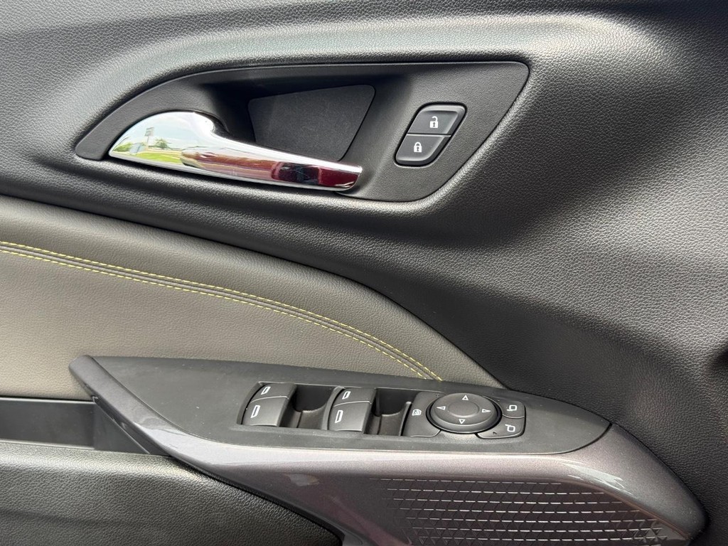 Chevrolet Trax Vehicle Full-screen Gallery Image 23